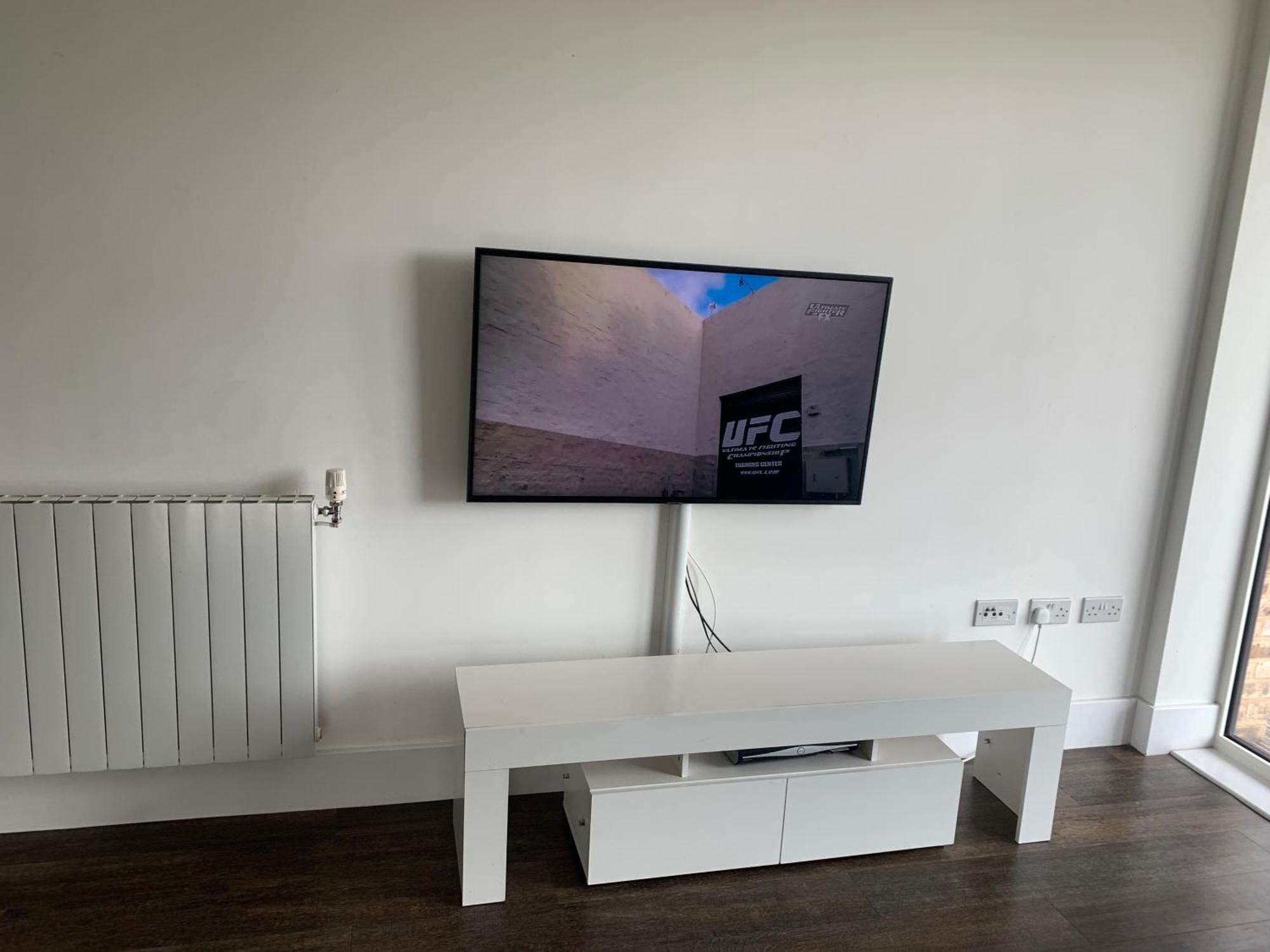 2 Bedroom 2 Bath 1 Ensuite In Roya Asenal Beautiful Views & Parking Londres Extérieur photo