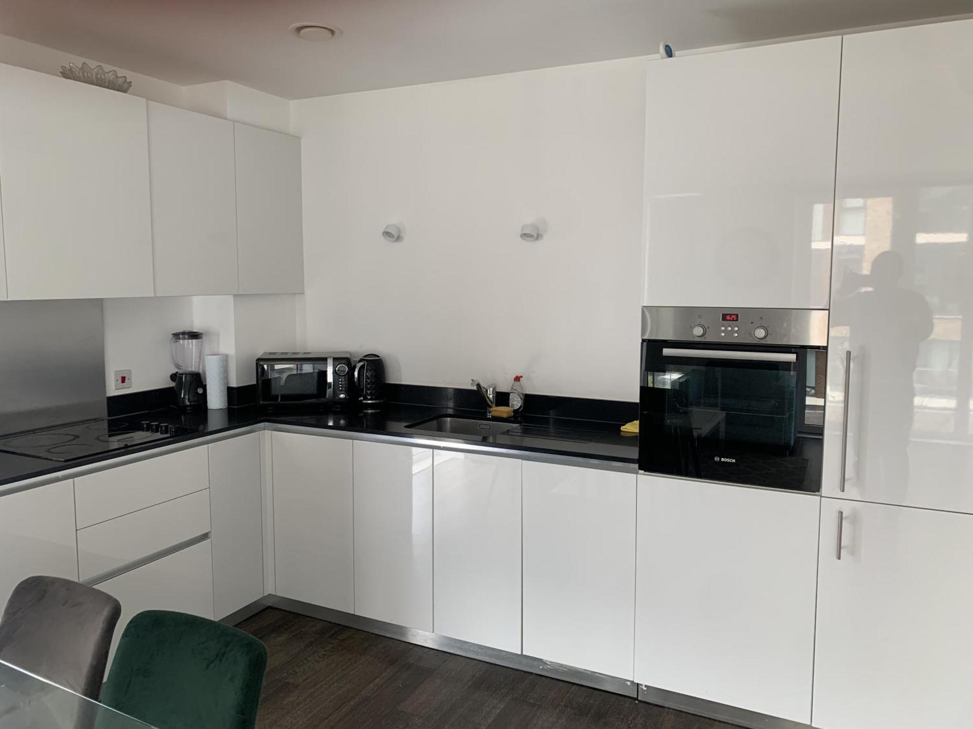 2 Bedroom 2 Bath 1 Ensuite In Roya Asenal Beautiful Views & Parking Londres Extérieur photo