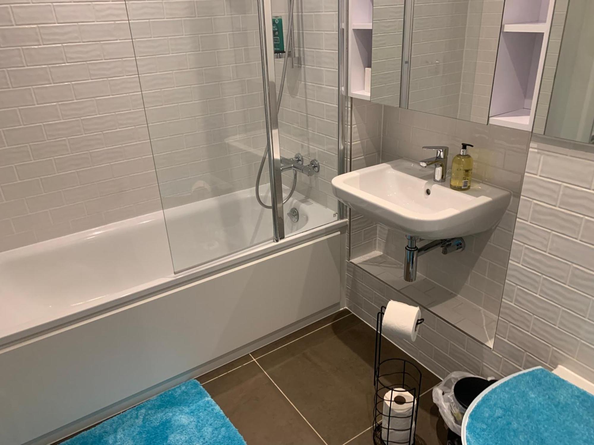 2 Bedroom 2 Bath 1 Ensuite In Roya Asenal Beautiful Views & Parking Londres Extérieur photo